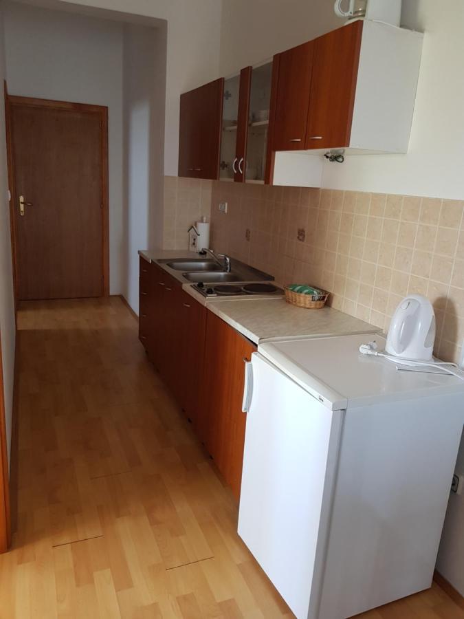 Apartments Akiki Karlobag Extérieur photo