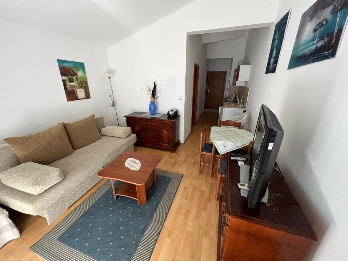 Apartments Akiki Karlobag Extérieur photo