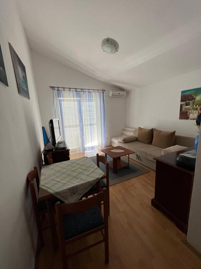 Apartments Akiki Karlobag Extérieur photo