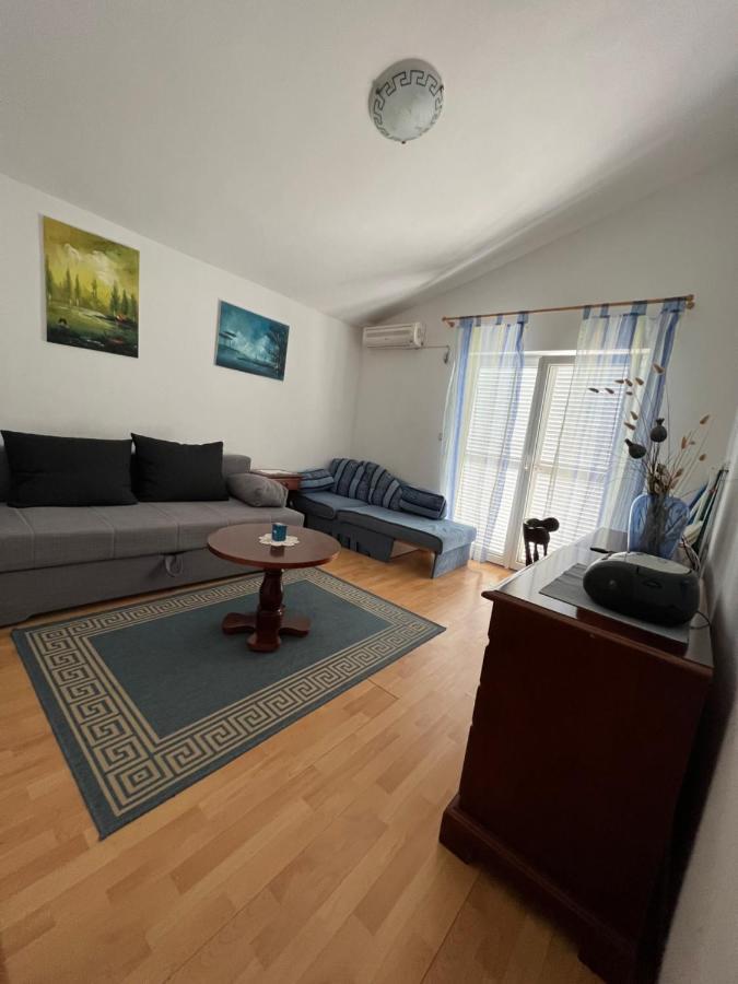 Apartments Akiki Karlobag Extérieur photo
